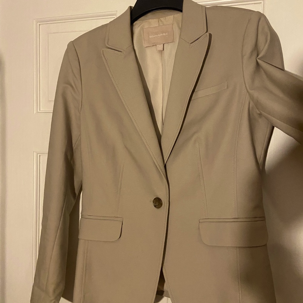 Banana Republic tailored  blazer single  button